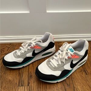 Nike Women's Air Max Correlate